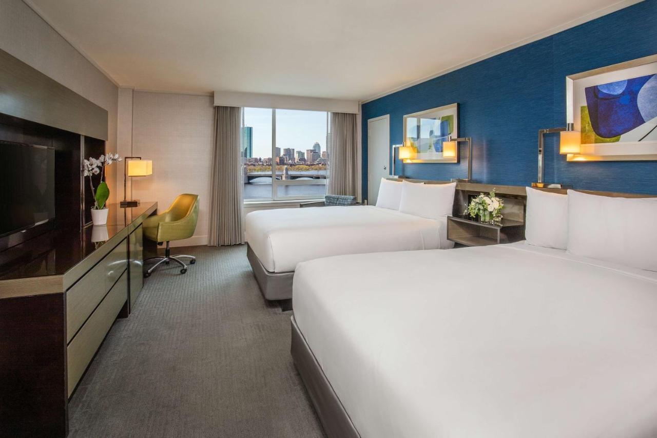Two Queens River View Mobility or Hearing Access Roll Shower West Tower