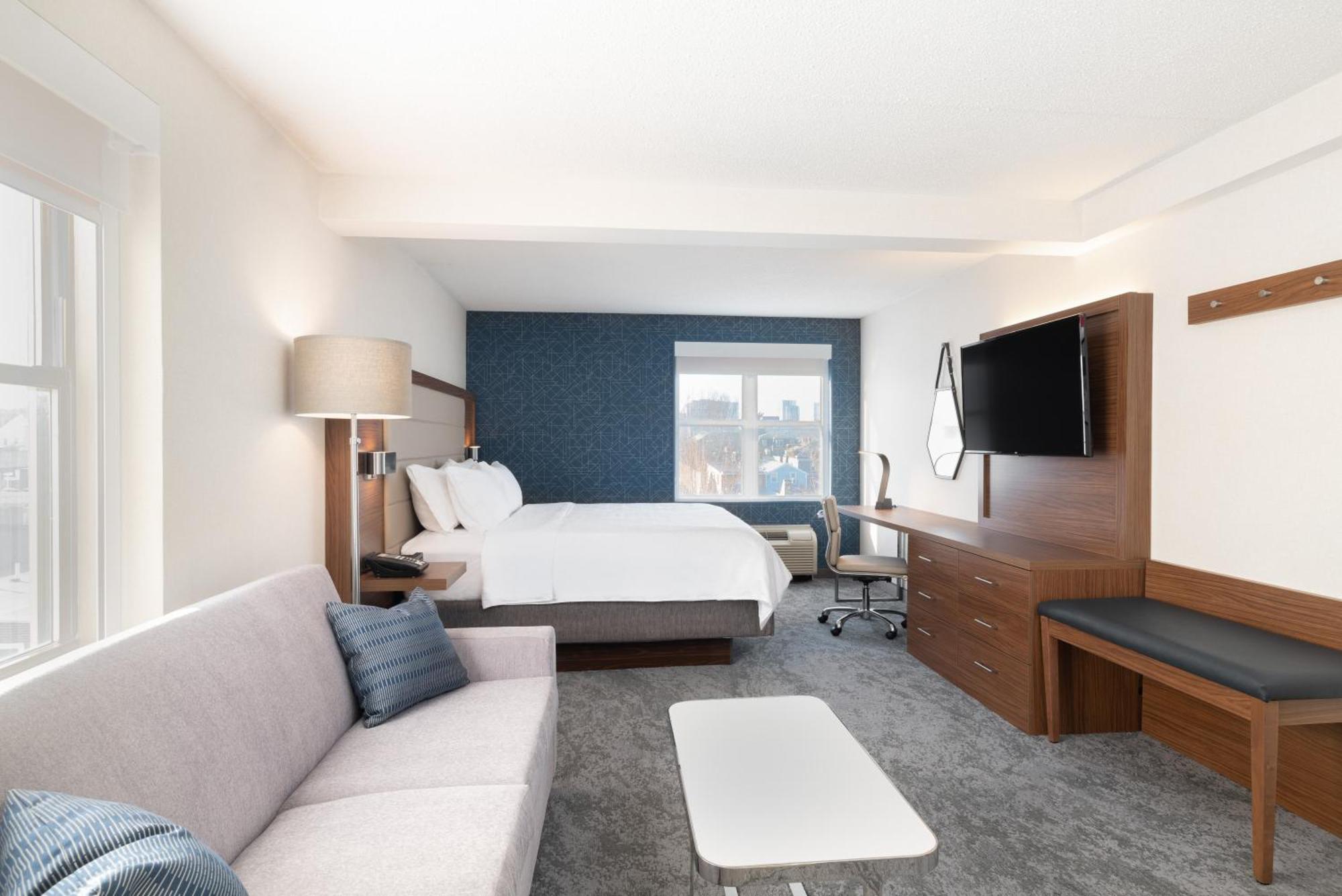 King Suite Sofa Bed Non-Smoking
