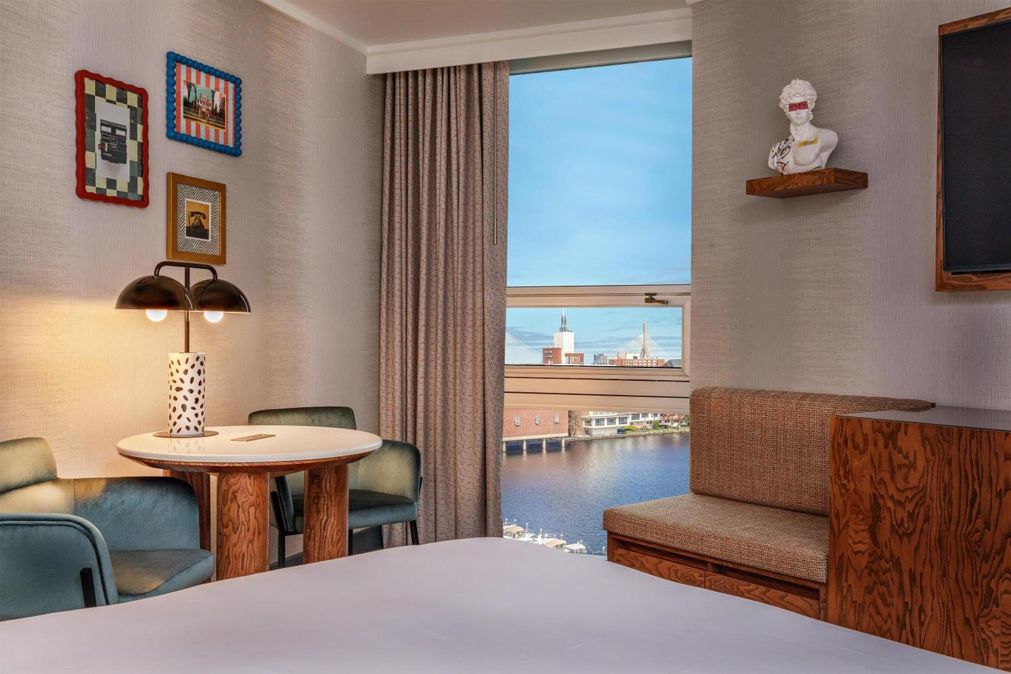 Two Doubles River View Hearing Accessible East Tower